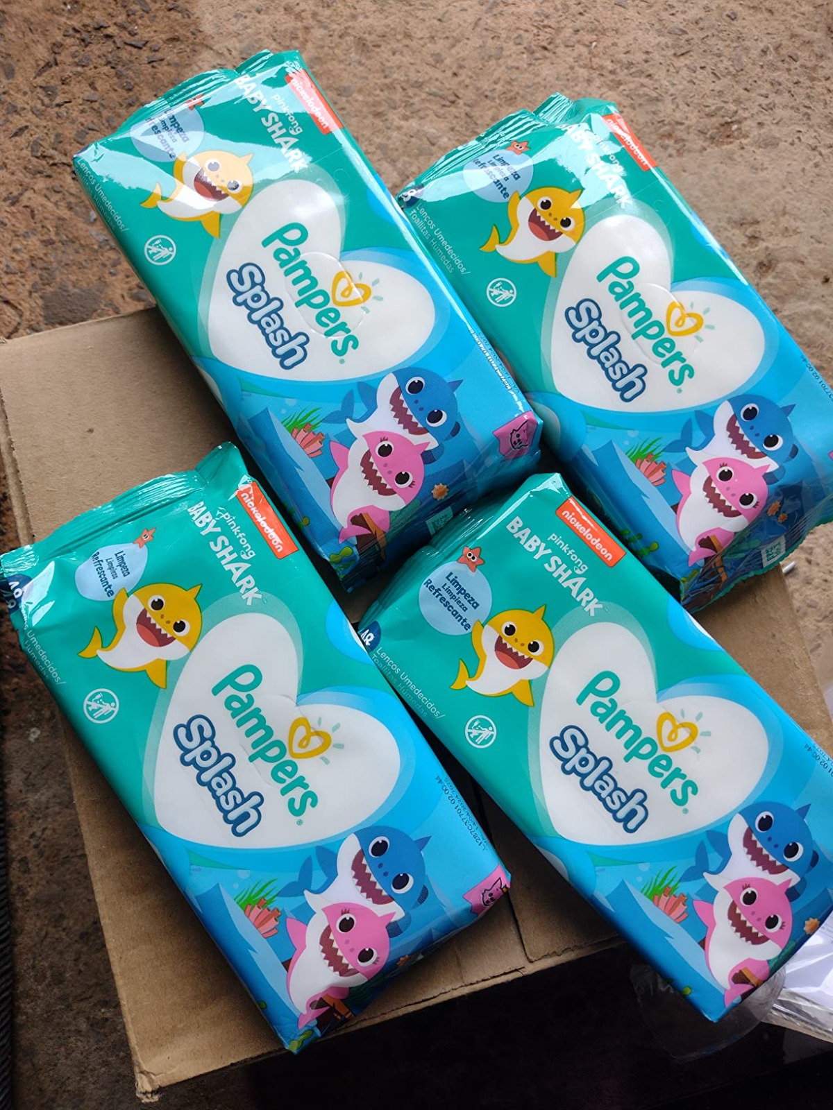 Kit Lenços Umedecidos Pampers Splashers Baby Shark 192 Unidades